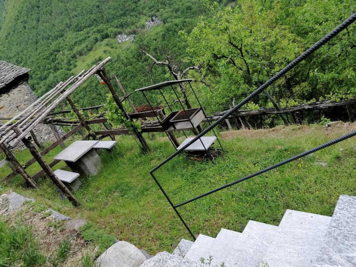 Casa Vacanze La Carbunera Villa Domodossola Kültér fotó