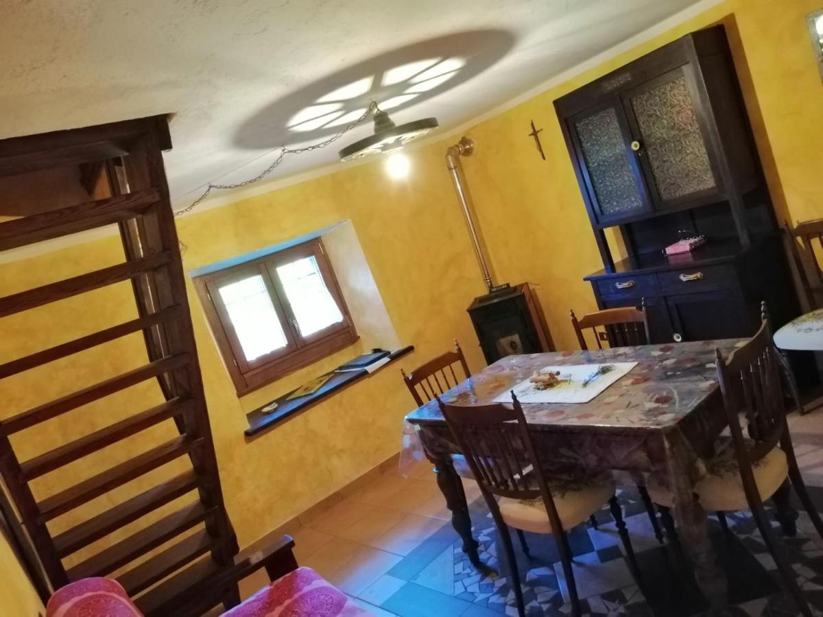 Casa Vacanze La Carbunera Villa Domodossola Kültér fotó