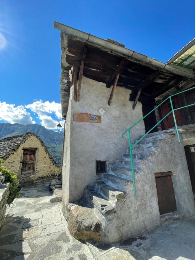 Casa Vacanze La Carbunera Villa Domodossola Kültér fotó